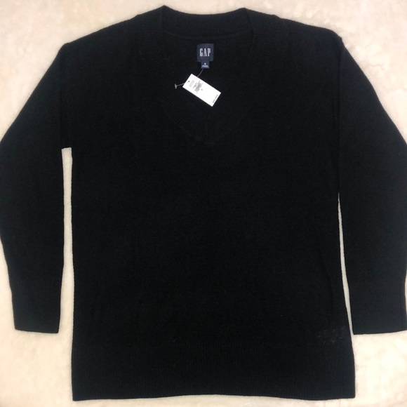 GAP V-neck sweater. Size S. NWT! - Picture 2 of 10